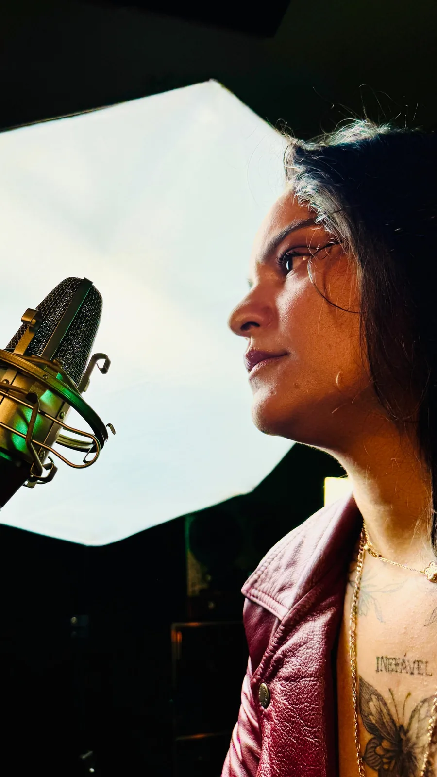 Kelly Almeida cantando Tomara no Nano Sound